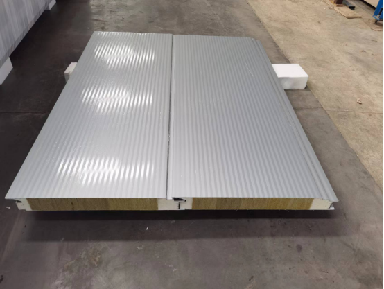 聚氨酯封邊巖棉夾芯板與聚氨酯夾芯板的解析