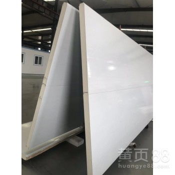 聚氨酯夾芯板 高效節能的彩鋼凈化板解決方案