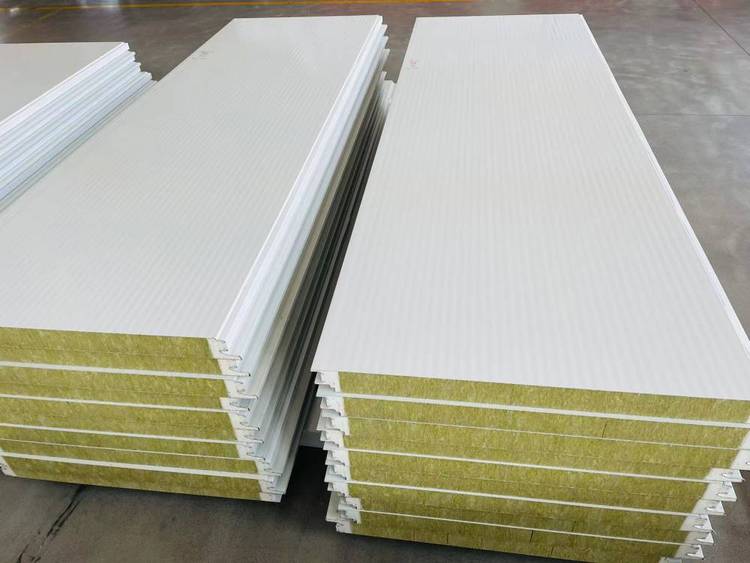 聚氨酯封邊巖棉夾芯板 卓越性能的三明治復合外墻解決方案