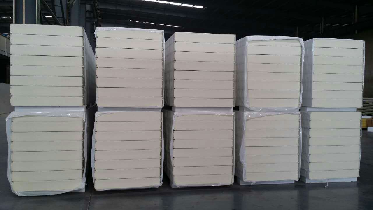 河南千萬間新型建材 聚氨酯夾芯板連續生產線技術解析